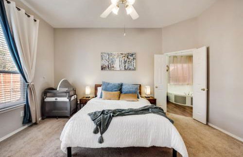 Heart of Grand Prairie 4BD with Pool & Game Room - Foto 4