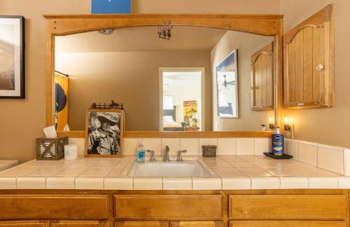 3 Bedroom Ranch -Hot Tub -Walk to P&H and Red Dog - Foto 48