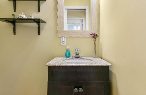 Spacious 4BR 2 5BA Family Retreat Pool Near Beach - Foto 42