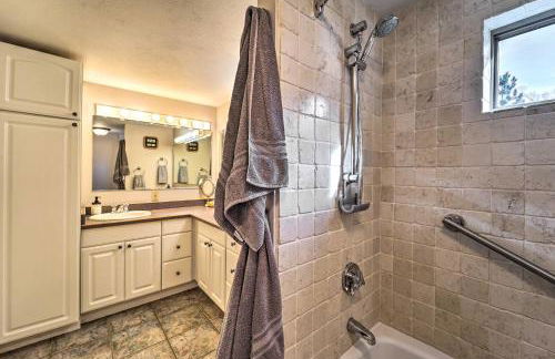 Dolores Ranch Cabin with Hot Tub and 1-Acre Yard! - Foto 19