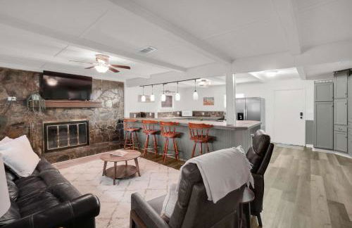 Lakefront Cabin with Private Dock - Foto 9