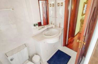 Delfim e Carmo - Entire House com Piscina - Foto 15