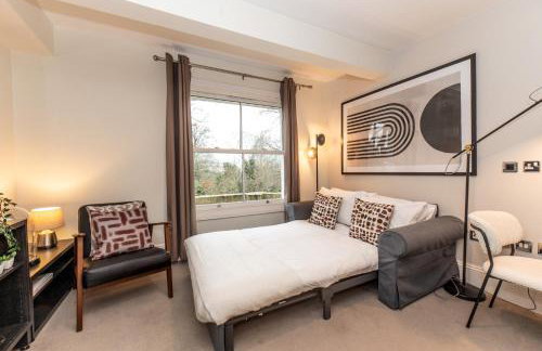 Stunning 1 BR Surbiton with views, near station - Pass the Keys - Foto 3