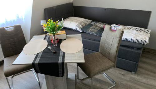 -Fewo Benz- Exklusive Ferienwohnung im Stadtzentrum von Wittenberge Modernes Ambiente, 3 Einzelzimmer für bis zu 6 Gäste - voll ausgestattet mit Waipu-TV und High-Speed-WLAN Bettwäsche und Handtücher inklusive! - Foto 3