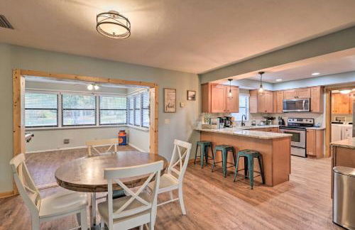 20 Mi to UF Campus Santa Fe Lake Escape with Dock! - Foto 7