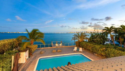 Best Bayfront View Villa with Heated Pool - Foto 4, sunbed