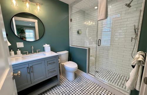 Epic Downtown Newport 6BR Whole House w Parking - Foto 4