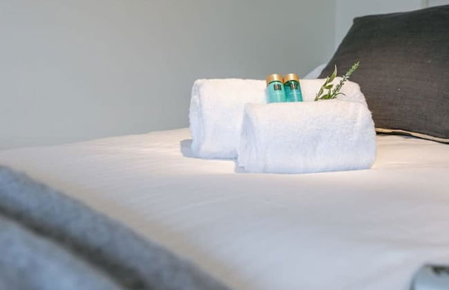 Modern Apartment in Centre With Parking - Foto 9