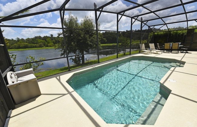 Lakeside 4-bed Pool Home At Villa Sol 4 Bedroom Home by Redawning - Foto 12