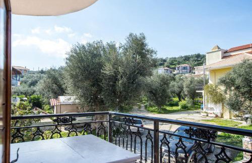 Paradise Bar Apartments - Photo 5