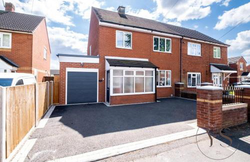 Modern 3BR Home in 9 Anson Rd Near Sandwell Hospital with Garden and Free Parking - Foto 70