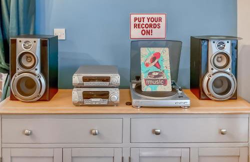 Court Place - Photo 16