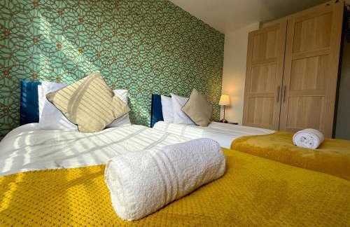 Modern 3 Bedroom Bungalow, EV Friendly, Parking Included - Foto 2