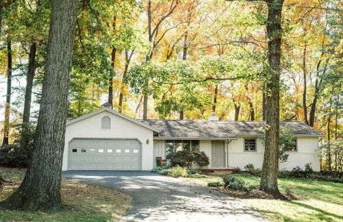 Wooded Cottage in Elizabethtown with hot tub and sauna - Foto 25