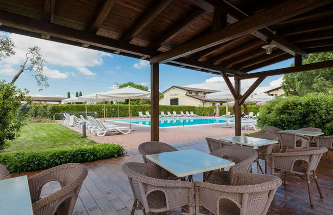 2 bedroom Apartment in Desenzano del Garda with swimming pool and garden - Photo 17