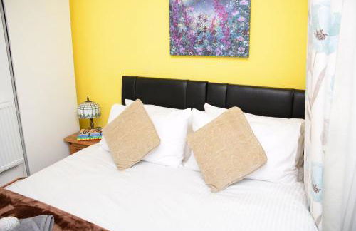 SM Dreams Unlimited Serviced Accommodation- Stanwell-Staines-Heathrow - Foto 27