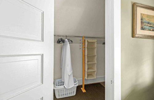 Eclectic Bungalow in the Heart of Royal Oak - Foto 34