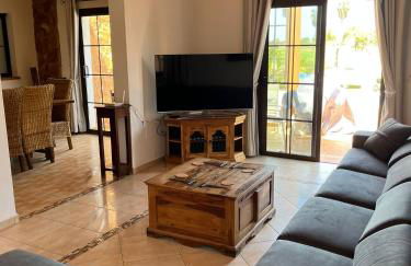 Casa Piedra, Luxury Family Front Line Golf, Hot Tub,Pool Table, 8 pers, Caleta de Fuste - Foto 22