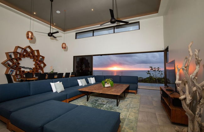 Luxe 4 Bdrm Villa w Epic Oceanview Infinity Pool - Foto 35