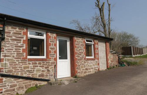 The Netherend Inn - Pet Friendly Haven - Photo 2