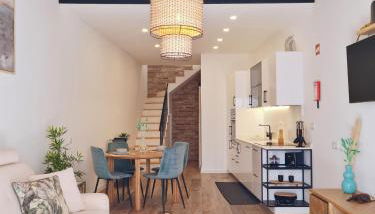 CASA OFICINA - Praia & Centro (300m) - WiFi - AC - Foto 4