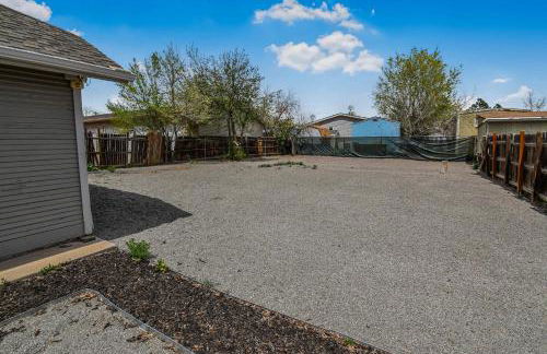 3 bed home with huge yard near Hidden Lake - Foto 19