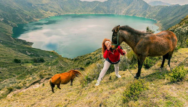 Laguna di Quilotoa con le mule