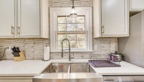 Comfort and Convenience! Home 3 Mi to Dtwn Wilson - Foto 5