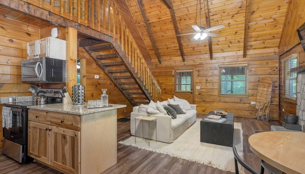 Hot Tub, Deck Views, Foosball, Firepit Secluded Cabin Dudley IV by Avantstay - Foto 3, Interior