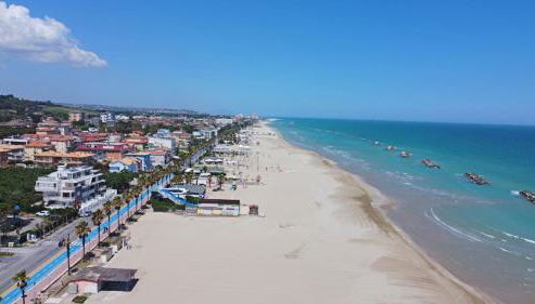 Perfect Spot with WiFi & AC by Host Hero - Foto 2