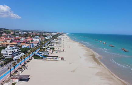 Perfect Spot with WiFi & AC by Host Hero - Foto 2