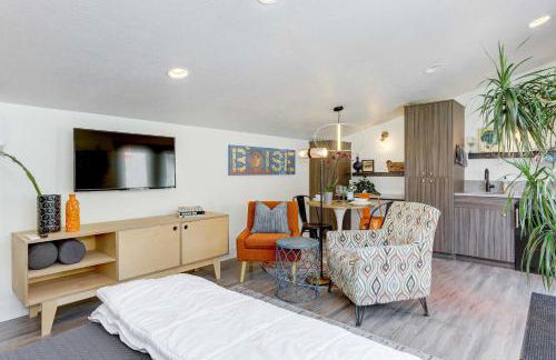 Stylish and Modern Boise Studio with Foothills Views! - Photo 5