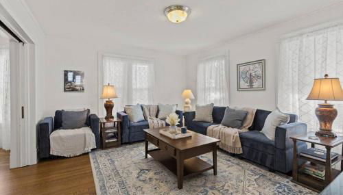 Prime West Hartford Center Location- Historic Gem - Foto 5