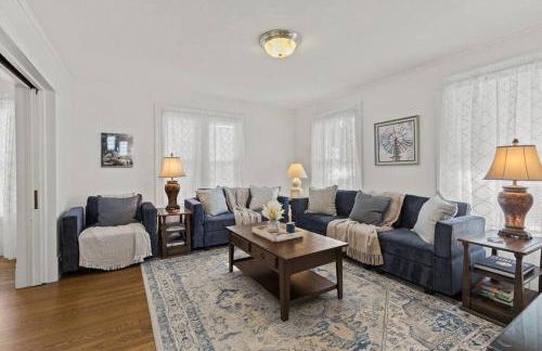 Prime West Hartford Center Location- Historic Gem - Foto 5