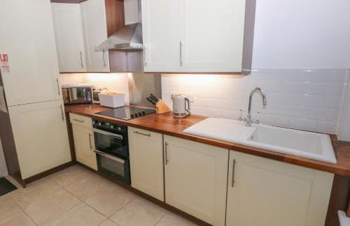 Wood Cottage - Photo 12