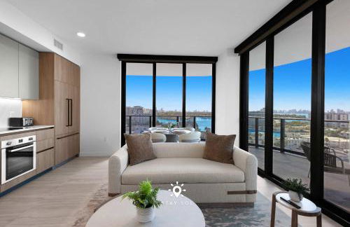 Chic 2BR Apartment Gym & Balcony Views - Foto 26