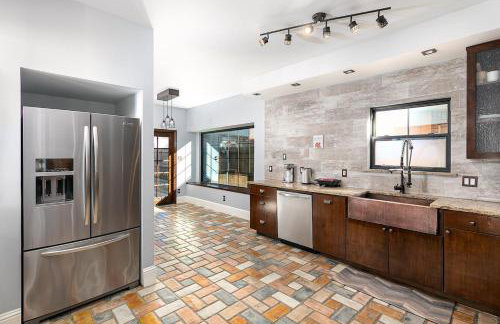 Modern Elegance Prime Location in Carrollton - Foto 6