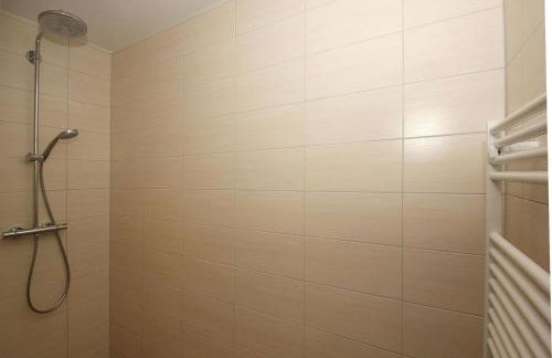 F-1037 Ferienhaus Neuendorf Haus Terrasse, Gartennutzung, Meerblick - Photo 12