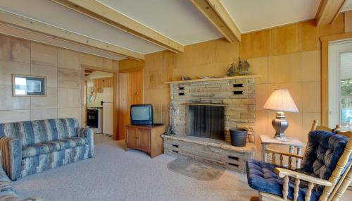 Eagle River Apartment with Private Dock and Fire Pit! - Foto 4