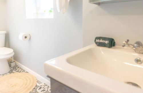 Elegant Shaw 5BR with Comfort in Mind ABODEbucks - Photo 33