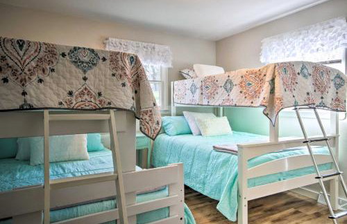 Lakefront Gem with Screened Porch and Game Room! - Foto 16