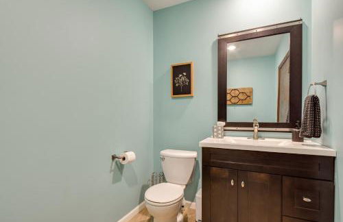 Large Home with Game Room, 4 Mi to Mississippi River - Foto 27