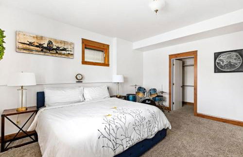 Great Falls Luxe Haven 4BR Gym Office and Hot Tub - Foto 55