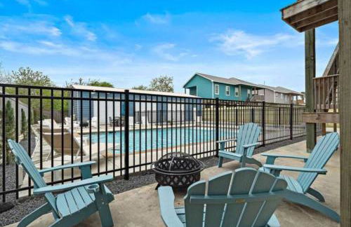 Gorgeous Home with Huge Private Pool and Game Room - Foto 75