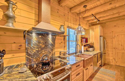 Luxury Mountain Cabin with Furnished Deck and Views! - Foto 12