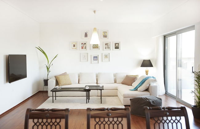 Luxury Apartment with Exceptional View - Photo 21