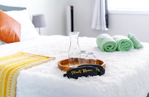 Jungle House Columbus Short North Downtown Free Parking - Steps to Convention Center & Nationwide Arena - 1BR Luxury Home - Sleeps 6 - Over 5,800 Five Star Stays - Foto 44