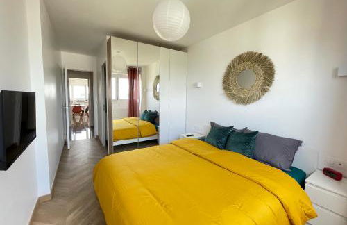 PARIS PANTIN Magnifique Appartement 4 pièces de 108m2 avec 2 PARKING intérieur - très cosy pour 1 à 12 personnes - Entièrement refait à neuf ENTIRE APARTMENT LUXURIOUS AND WARM - PANTIN PARIS 19 ème FREE WIFI GRATUIT - Foto 31