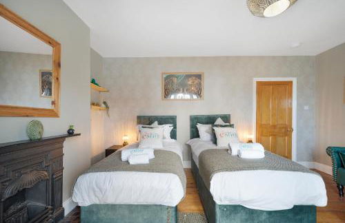 4 bedroom home with Garden, Game room, Parking- Esho Stays - Foto 30