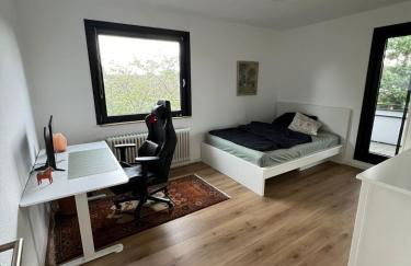 Stylish 2-room apartment with balcony & great location - Photo 2